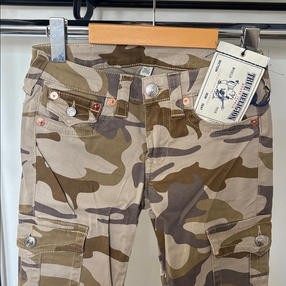 NWT True Religion- Camo Skinny Cargo Jeans - Picture 2 of 7